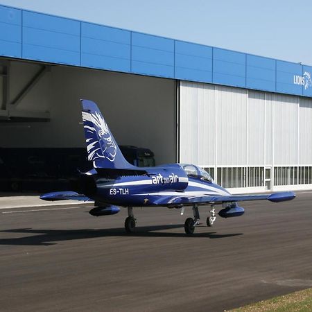 Aircraft Hotel & Events Neuhausen ob Eck Zewnętrze zdjęcie